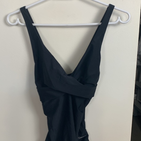 Speedo Black Swimsuit Back Cross Straps - Picture 1 of 5